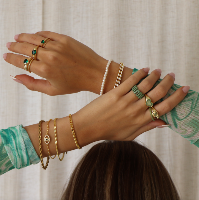 Girly Pearly Bracelet - Image 8