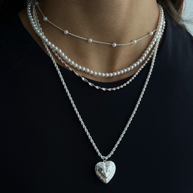 Girly Pearly Necklace - Image 4