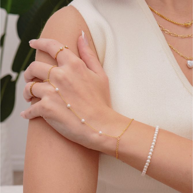 Girly Pearly Bracelet - Image 4