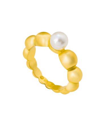 She's a Pearl Ring